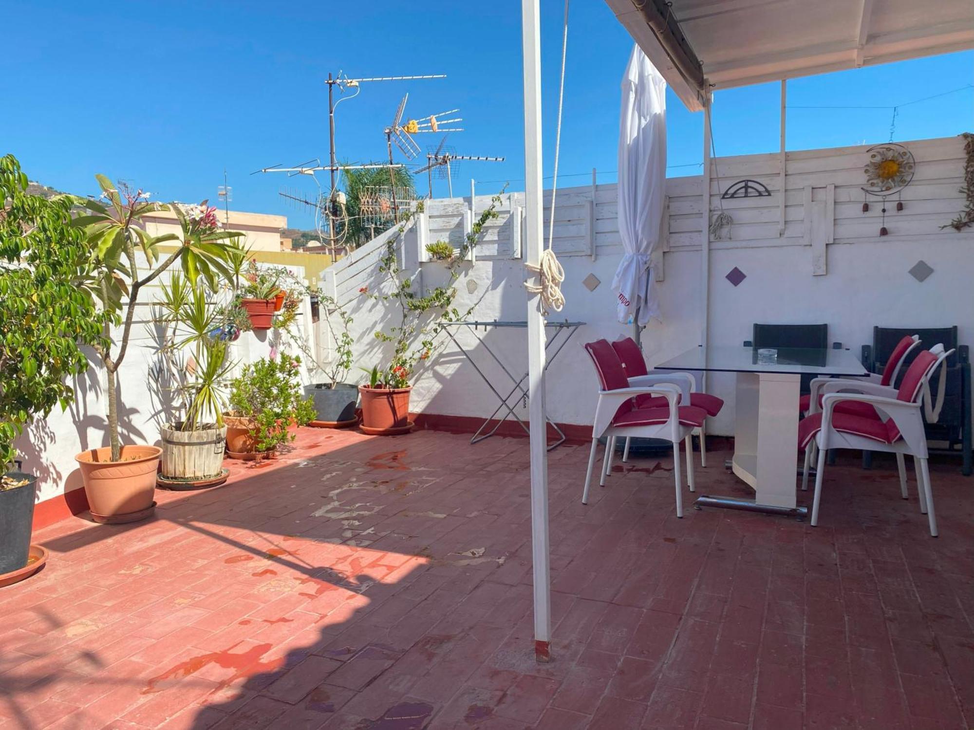 Centrico Atico 100m2 Patio Apartment *